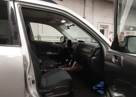 2011 Subaru Forester 2.5X Premium z USA, uszkodzony, nr VIN JF2SHADC3BH765527